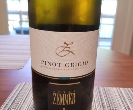 Image of a bottle of 2018 Peter Zemmer Pinot Grigio from Alto Adige